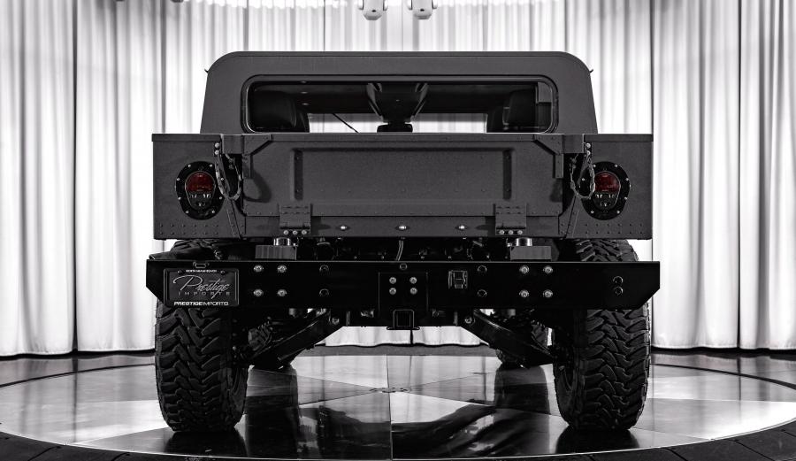  Hummer H1 Launch Edition by Mil-Spec Automotive 2019 года  (фото 3 из 16)
